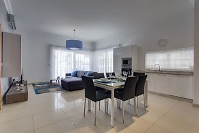 Luxury Apartment IN Fort Cambridge With Pool