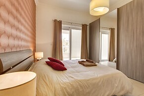 Luxury Apartment IN Fort Cambridge With Pool