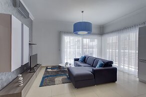 Luxury Apartment IN Fort Cambridge With Pool