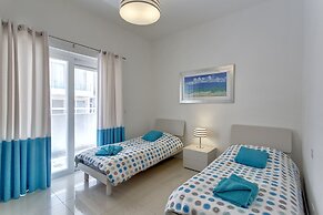 Luxury Apartment IN Fort Cambridge With Pool