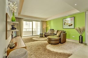 Luxury Apartment inc Pool & Views