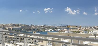 Luxury Apartment inc Pool & Views