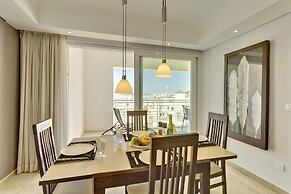 Luxury Apartment inc Pool & Views