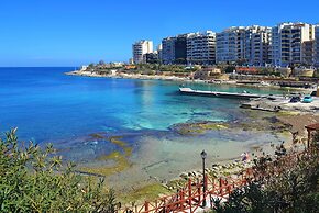 Seaview APT Incl Pool IN Sliema