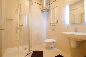 Seaview APT Incl Pool IN Sliema