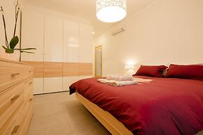 Seaview APT Incl Pool IN Sliema