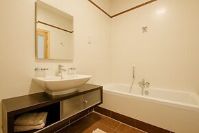 Seaview APT Incl Pool IN Sliema