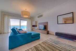 Seafront Luxury Apartment Incl Pool