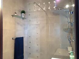 Luxury Seafront Apartment With Pool