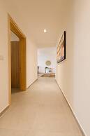 Seafront Luxury APT With Pool