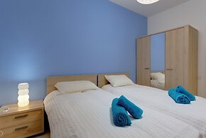 Luxury Apartment, Prime Location in St Julians