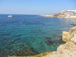 Luxury Apartment, Prime Location in St Julians