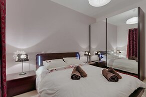 Luxury Apartment, Prime Location in St Julians