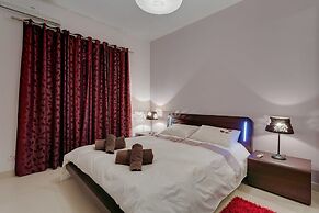 Luxury Apartment, Prime Location in St Julians