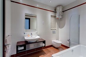 Seaview Apartment In Fort Cambridge, Sliema