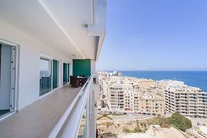 Seafront Luxury Apartment With Pool