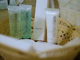 The Legacy Hotel & Suites