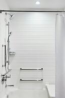 AC Hotel by Marriott Miami Airport West/Doral