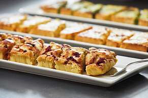 AC Hotel by Marriott Miami Airport West/Doral