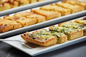 AC Hotel by Marriott Miami Airport West/Doral