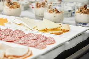 AC Hotel by Marriott Miami Airport West/Doral