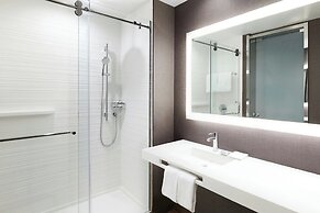 AC Hotel by Marriott Miami Airport West/Doral