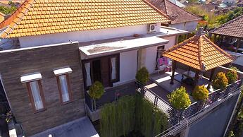 Suwardika Homestay and Dormitory - Hostel