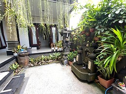 Suwardika Homestay and Dormitory - Hostel