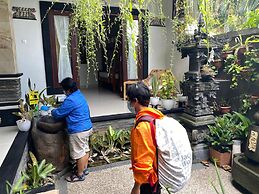 Suwardika Homestay and Dormitory - Hostel