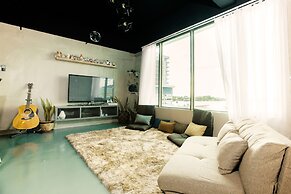 Homy Seafront Hostel