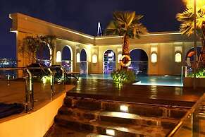 Andy Apartment at Icon 56