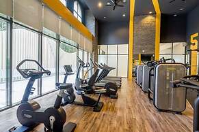 Andy Apartment at Icon 56