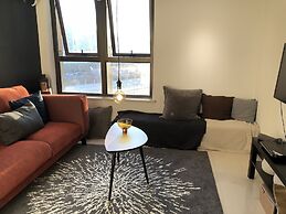 Henry's Apartment- Executive 717