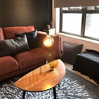 Henry's Apartment- Executive 717