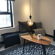 Henry's Apartment- Executive 717