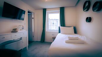 OYO Newquay Beach Hotel