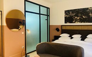 Lepic Villa Hotel