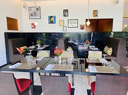 Lepic Villa Hotel