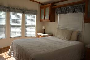 Camp Mack Lodge, Marina & RV Resort