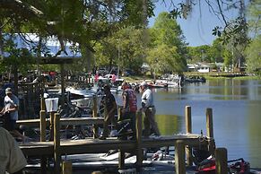 Camp Mack Lodge, Marina & RV Resort