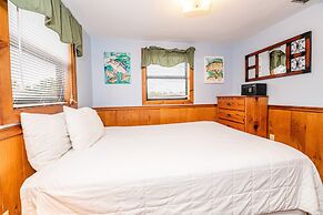 Camp Mack Lodge, Marina & RV Resort