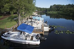 Camp Mack Lodge, Marina & RV Resort