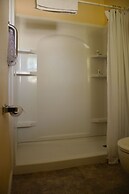 Camp Mack Lodge, Marina & RV Resort