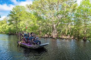 Camp Mack Lodge, Marina & RV Resort