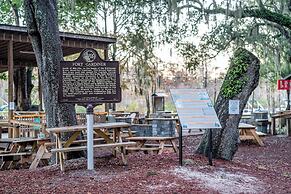 Camp Mack Lodge, Marina & RV Resort