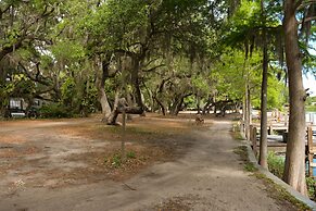 Camp Mack Lodge, Marina & RV Resort