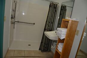 Camp Mack Lodge, Marina & RV Resort