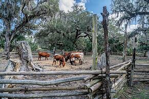 Camp Mack Lodge, Marina & RV Resort