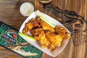 Camp Mack Lodge, Marina & RV Resort