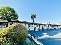 Casa Blanca Inn & Suites